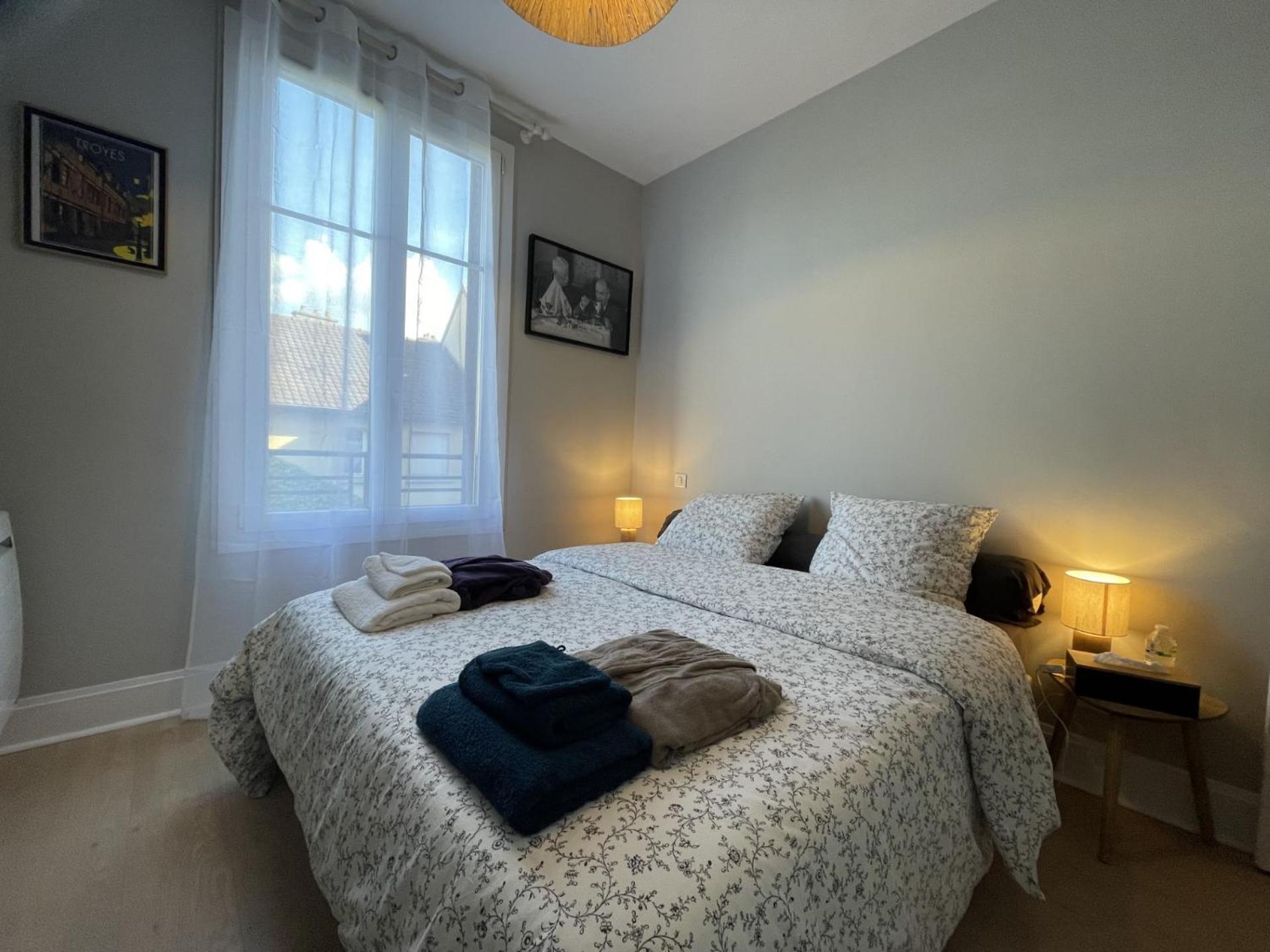 Le Treize Au Coeur Du Bouchon Apartment ทรัวส์ ภายนอก รูปภาพ