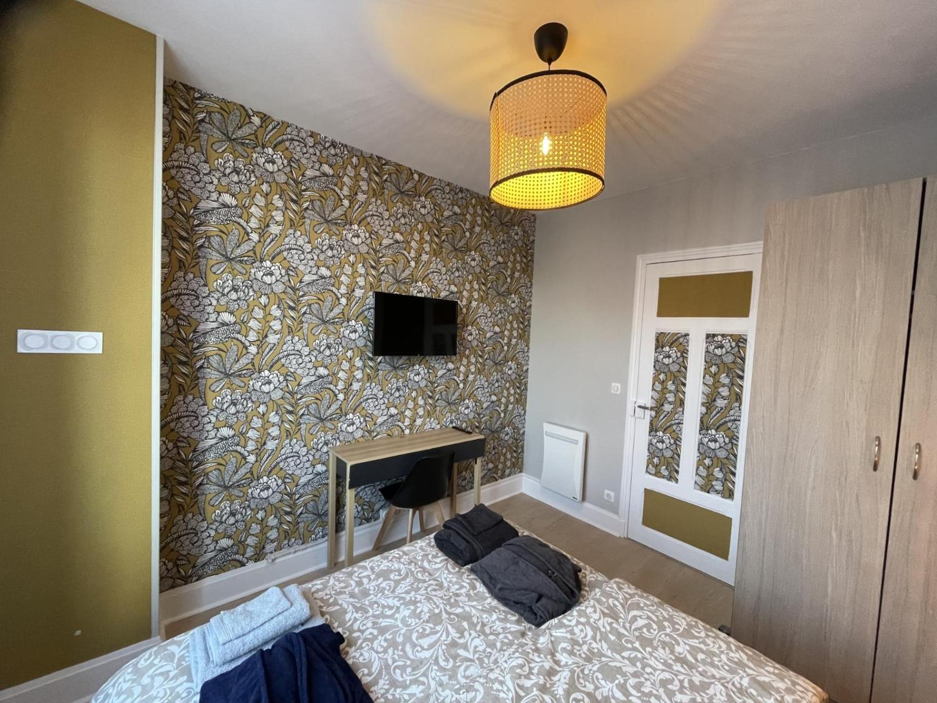 Le Treize Au Coeur Du Bouchon Apartment ทรัวส์ ภายนอก รูปภาพ