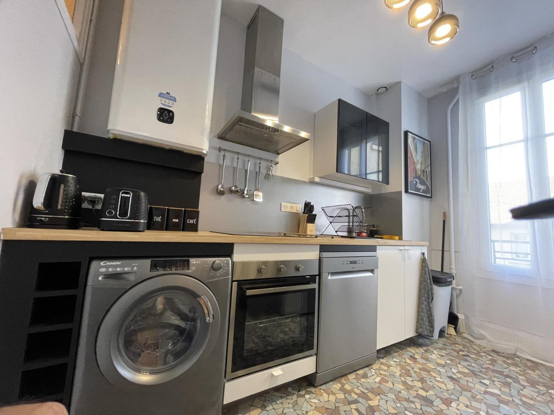 Le Treize Au Coeur Du Bouchon Apartment ทรัวส์ ภายนอก รูปภาพ