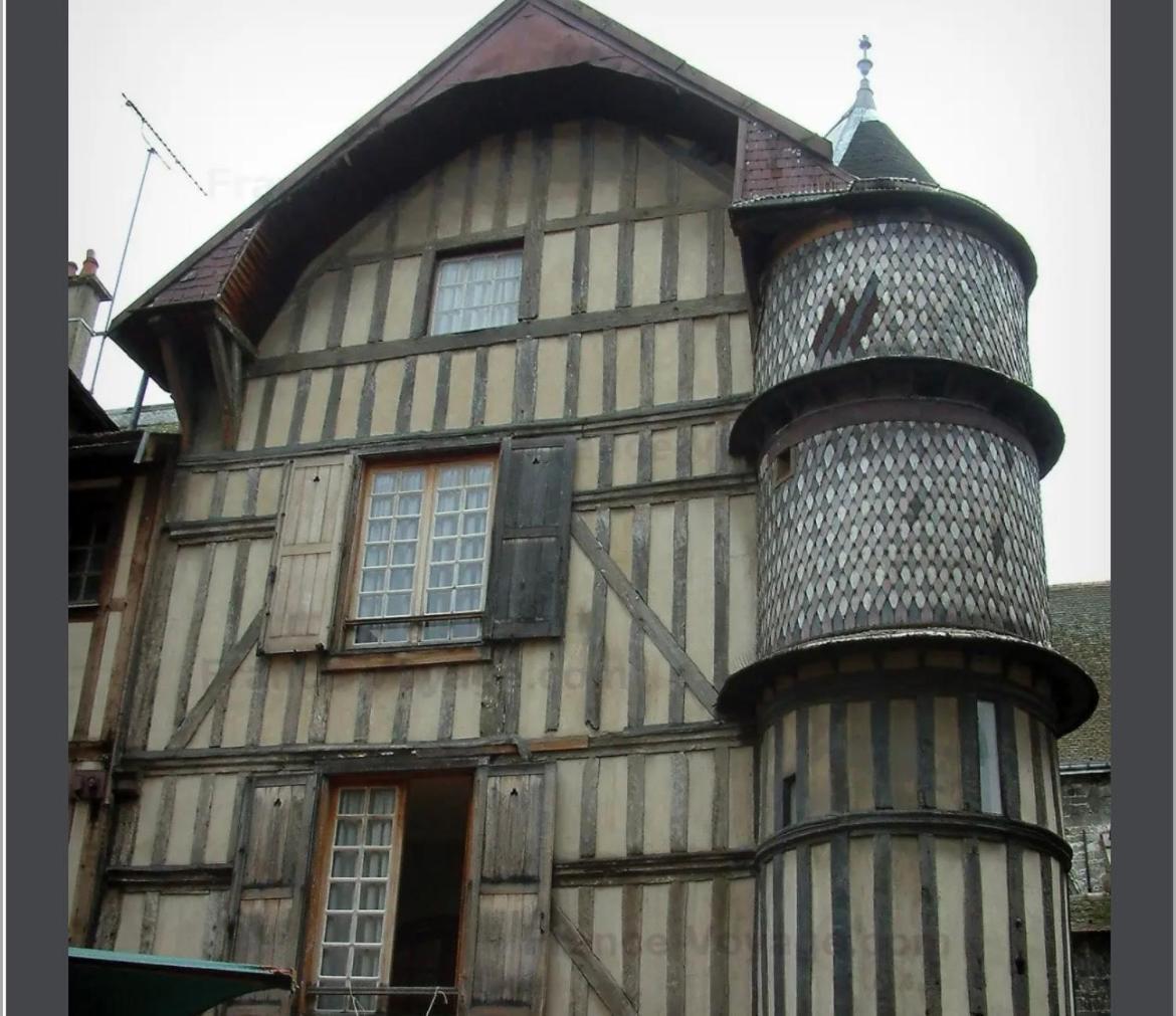 Le Treize Au Coeur Du Bouchon Apartment ทรัวส์ ภายนอก รูปภาพ