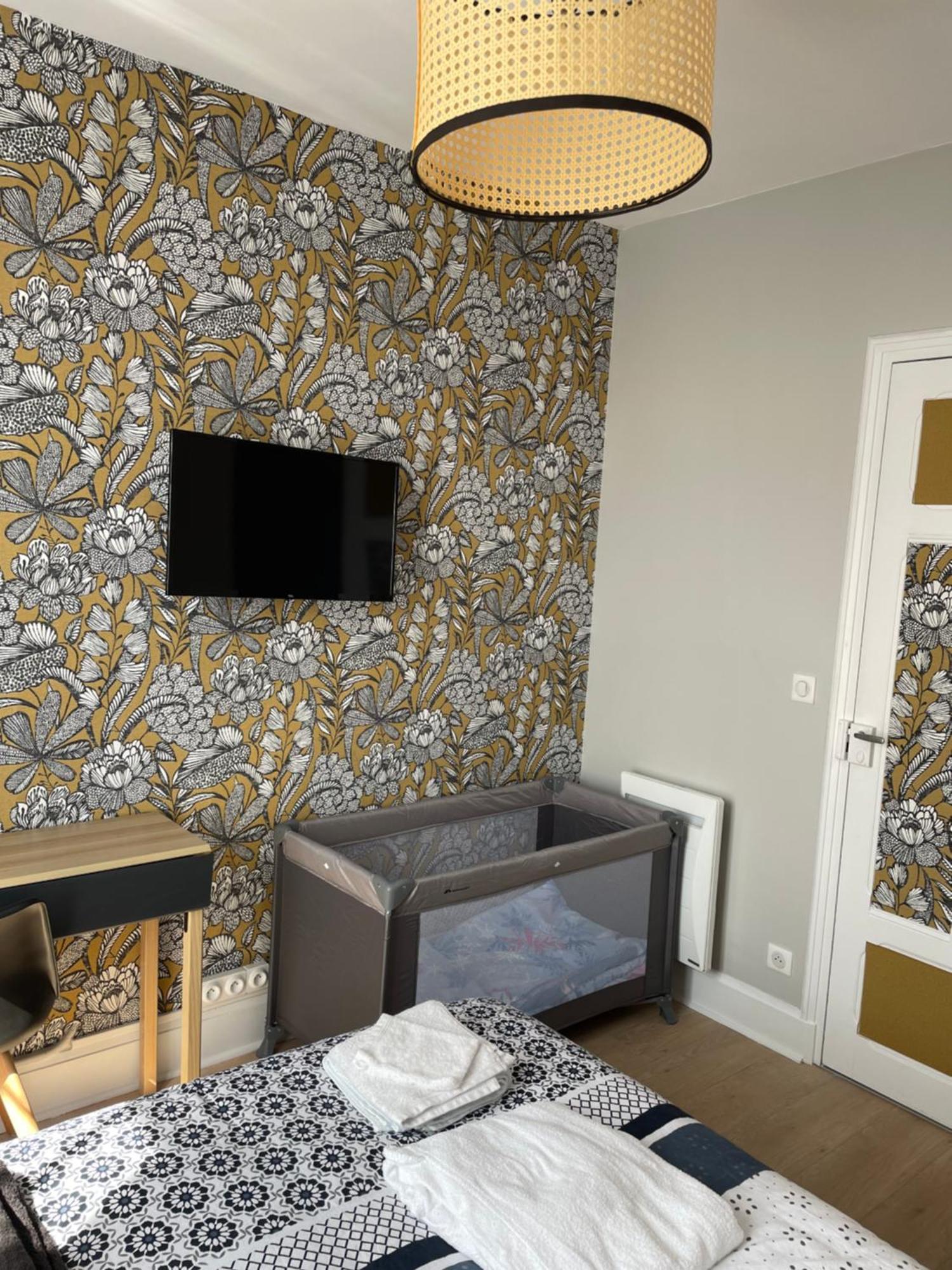 Le Treize Au Coeur Du Bouchon Apartment ทรัวส์ ภายนอก รูปภาพ