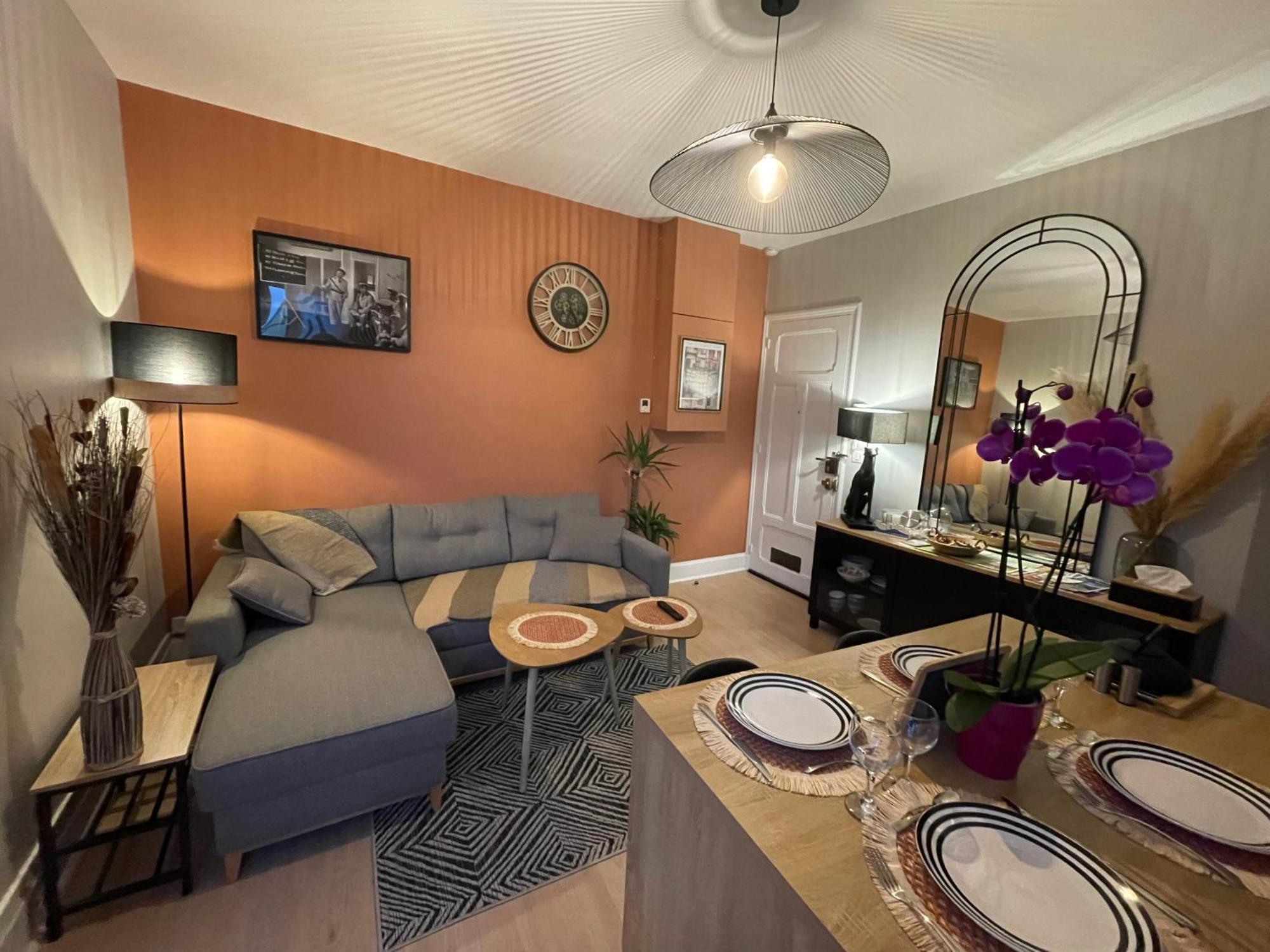 Le Treize Au Coeur Du Bouchon Apartment ทรัวส์ ภายนอก รูปภาพ